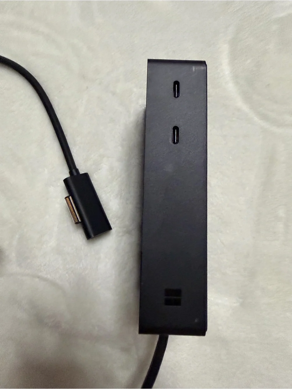 Microsoft Surface dock 2